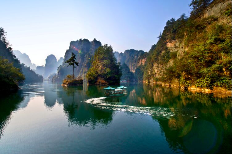 寶峰畫中游